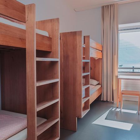 Montreux Youth Hostel Eksteriør bilde